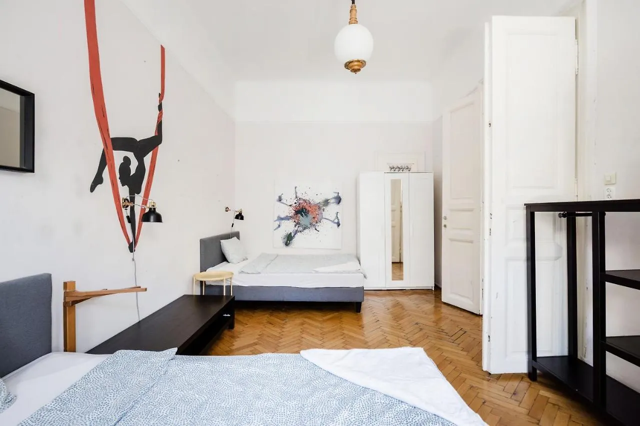 Downtown Circus Apartment Budapest