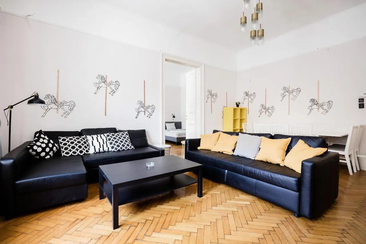 Downtown Circus Apartment Budapest