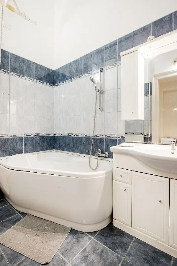 Downtown Circus Apartment Budapest