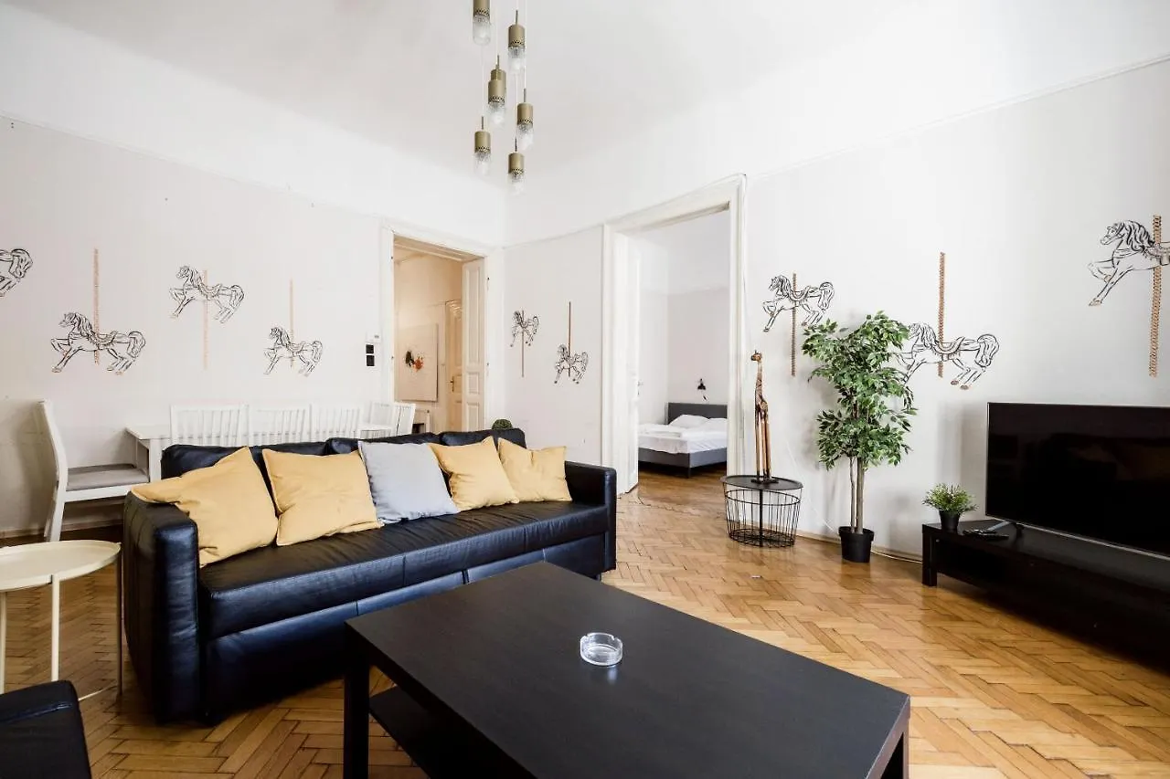 Downtown Circus Apartment Budapest