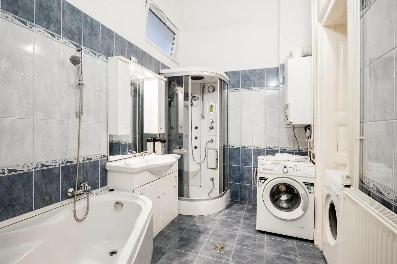 Downtown Circus Apartment Budapest