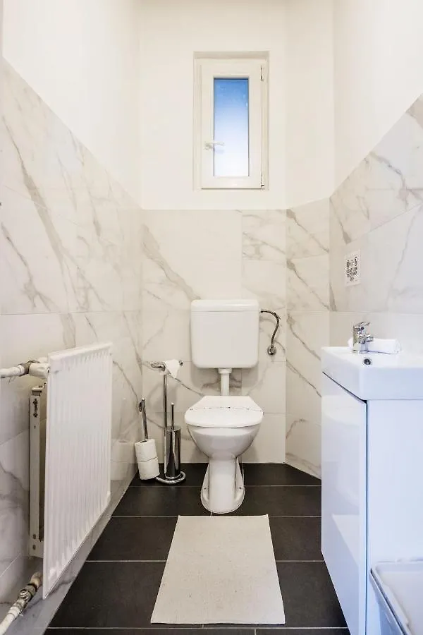 Downtown Circus Apartment Budapest