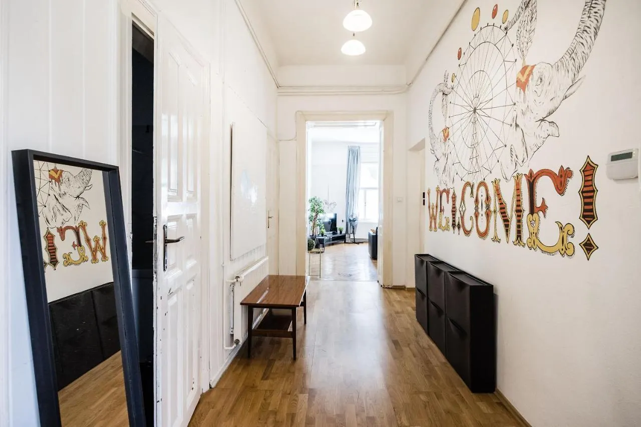 Downtown Circus Apartment Budapest