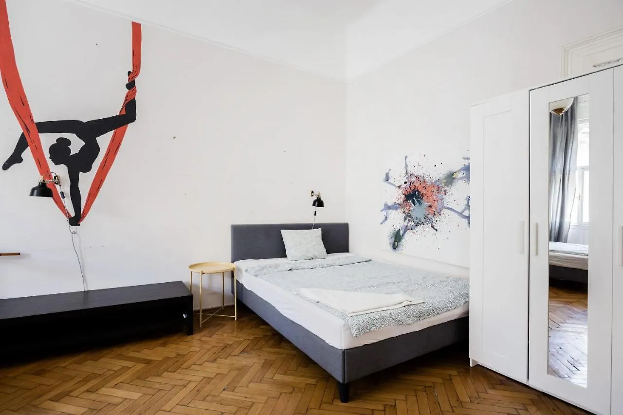 Downtown Circus Apartment Budapest